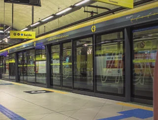 Estação Vila Sônia do Metrô, a 1,5 km do Home Park Chácara do Jockey